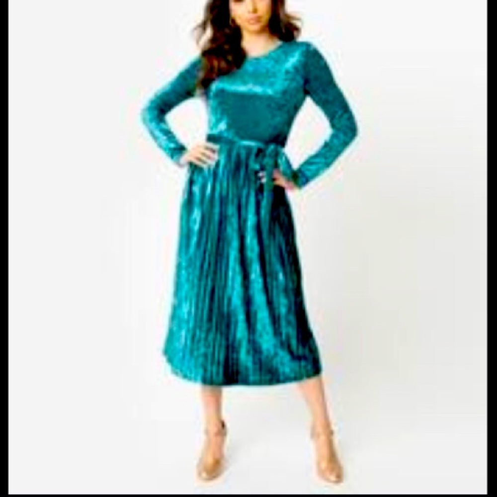 Crushed velvet midi dress
